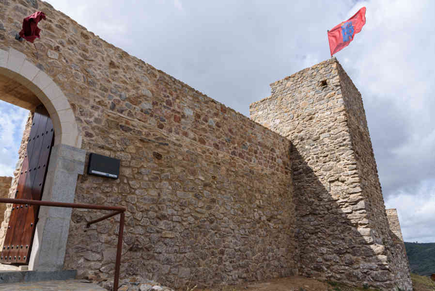 Huelva - Aracena 38 - castillo de Aracena.jpg